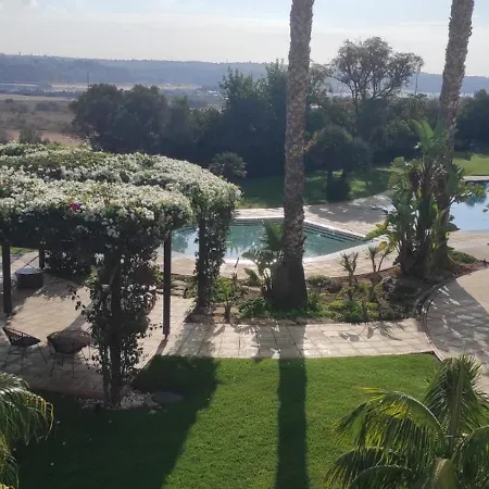 Marina View With Pool Daire
